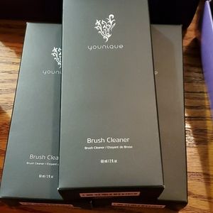 Younique brush cleaner